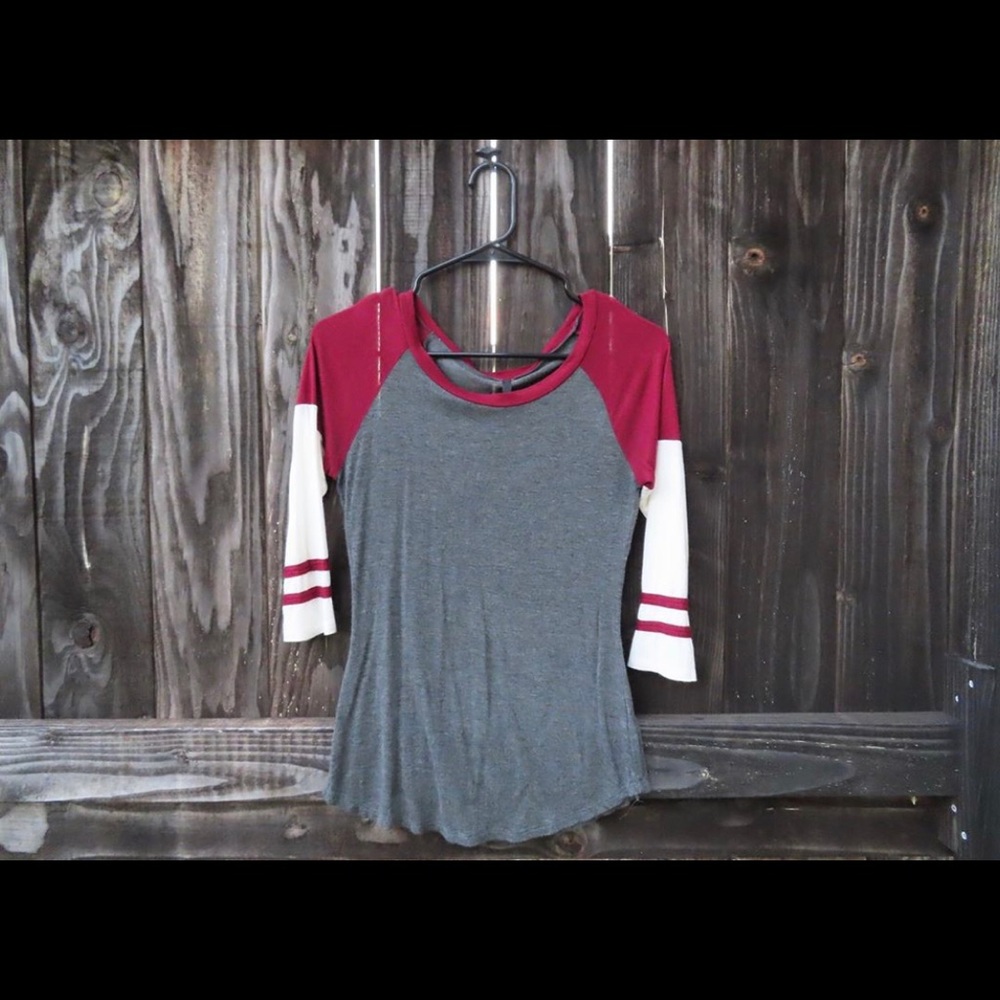 three quarter sleeve shirt